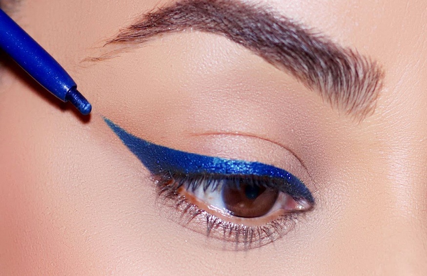 Eyeliner 101: Understanding The Pros And Cons Of Different Eyeliner Types